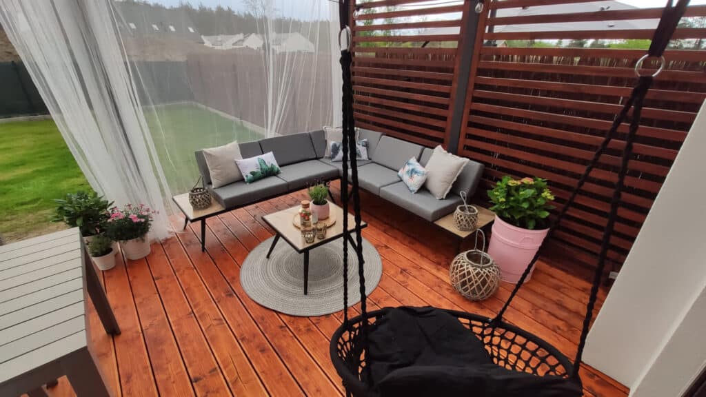 Drewniany taras i pergola - koszty, wymiary i projekt